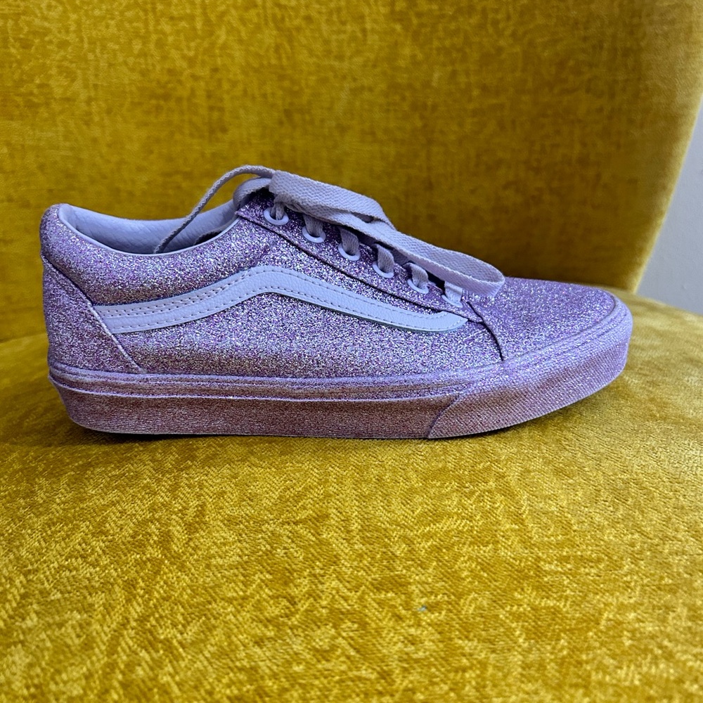 Vans - Picture 5 of 6